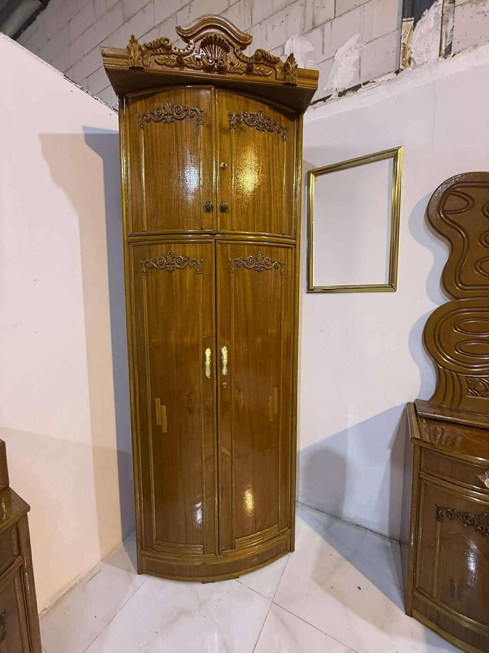 غرفه صاج داخل خارج ***********🌸
السعر مليون ١٠٠ بيهة مجال 
شد نقل داخل بغداد مجاني محافظات بكروة 
غرفه ٩ قطع
ام دنك
ضهر جرجوبه براغي
