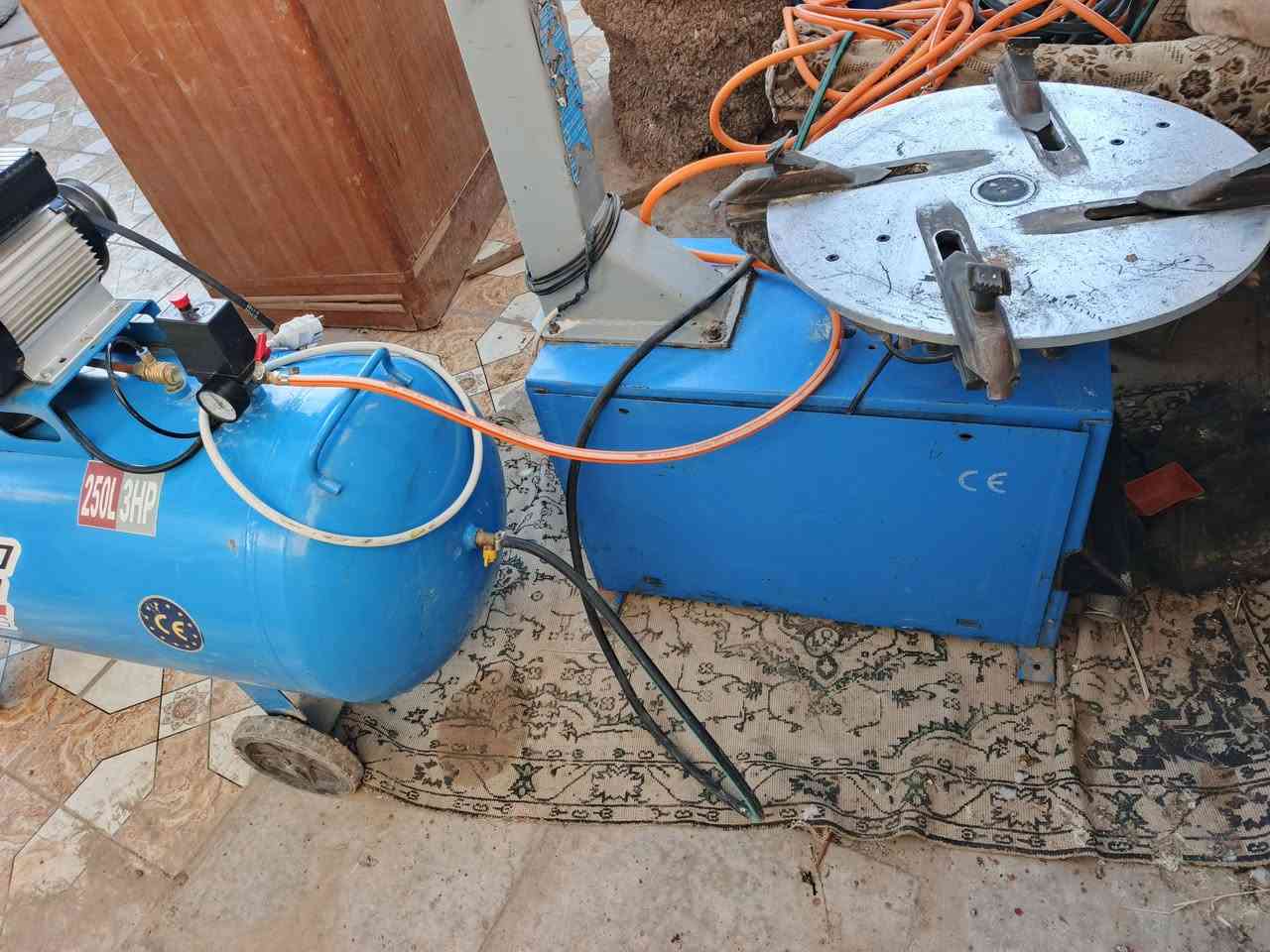 سلام عليكم غراض بنجريج للبيع  بطل جديد مستخدم ١٥يوم الحجم ٢٥٠ الخالعه  مستعمله حجم ٢٢ المكان نجف ابو صخير الي يحب يتواصل على هذا رقم خاص  *********** سعر مليون
