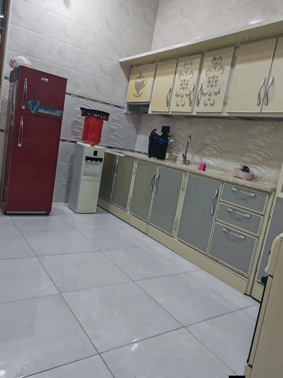 🌹.     السلام عليكم.    🌹

 🏠     #دار__للبيع   🏠

🌄🌅 #فضلا_وليس_أمرا_تابع_الصفحة_ليصلك_كل_جديد

🌐#الموقع : #موقع_راقي__جدا__جدا

🌐#الحمزة_الغربي ⬅️ علي قمارة    ⬅️ قرب الأسواق. 

🟩 التفاصيل 🔻🔻

🟦النوع :  #طابو__زراعي

🌄🌄 المساحة :: 150 متر.

⬅️⬅️ تفاصيل البيت   :👇

🟦البناء : طابوق  🌄🌄 والسقف صب كونكريت.

🌌 البيت حديث درجة أولى واحد على واحد.

🟥 البيت متكون من طابق واحد ويحتوي على :
:
🌠 غرفة نوم عدد( 2 )

🌠 استقبال.

🟧 صالة.

🟥مطبخ.

🟧 صحيات داخلية .

🟦 صحيات خارجية.

🟦مناور.

🟩 طارمة.

🌠 بيتونه.

 
👇👇
🔚🔚 السعر : اكتب تم⬅️  ويجيبك السعر على الخاص. 

⬅️⬅️ملاحظة: يباع البيت مع الأثاث. 

#ملاحظة: التعامل والبيع عن طريق المكتب حصرا.
👇👇👇

للاستفسار اكثر يرجى مراجعة مكتب دلالية الرياحين للعقار         #الكائن .. حي العسكري على الشارع الرئيسي مقابل المدارس قرب مكتب الأخوين للانترنيت. 
            او:
الاتصال على الارقام الموجودة :

                    ***********. ☎️ واتساب 

                   ***********. ☎️ واتساب 

                  ***********. ☎️ واتساب 

🌠🌠للأعلان والترويج عن عقاراتكم يرجى مراسلة الصفحة أو مراسلة خدمة الزبائن واتساب ☎️ ***********  ☎️🌌
