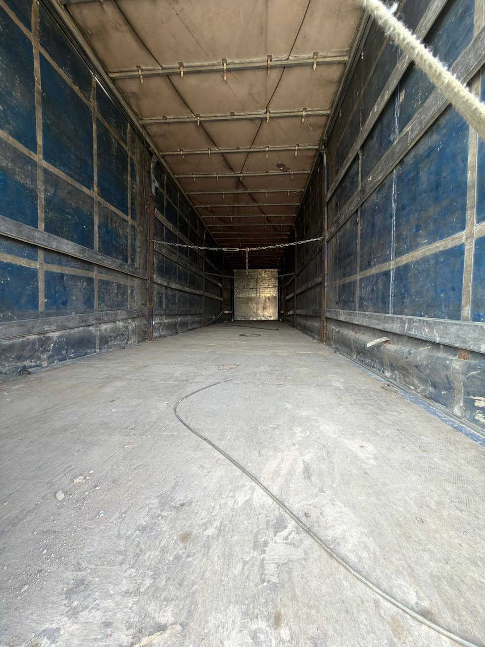 السلام عليكم جادر مسرحي  هوه ول باب خلفي  ارتفاع 285  مكاني حاليا بغداد جرف نداف سعر ***********
