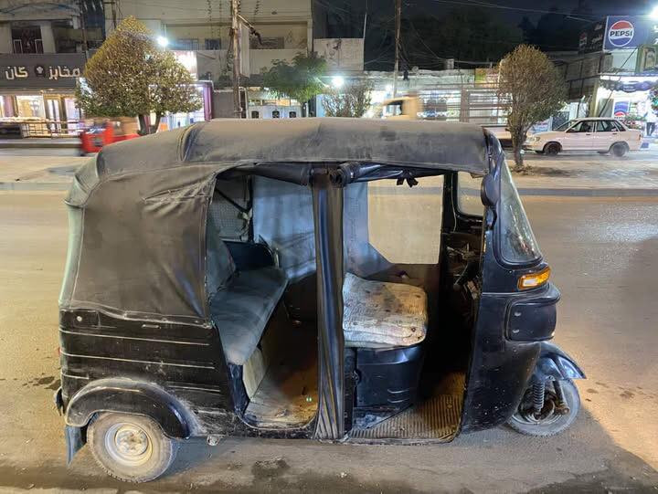 السلام عليكم تكتك 2017 للبيع رقم وسنوية جاهزة لتكتك نضيفه معمرة من ناحية الاخياسات مكاني بغداد مدينة الصدر السعر 4000 ممتواجد ع فيس رقم الهاتف ***********
