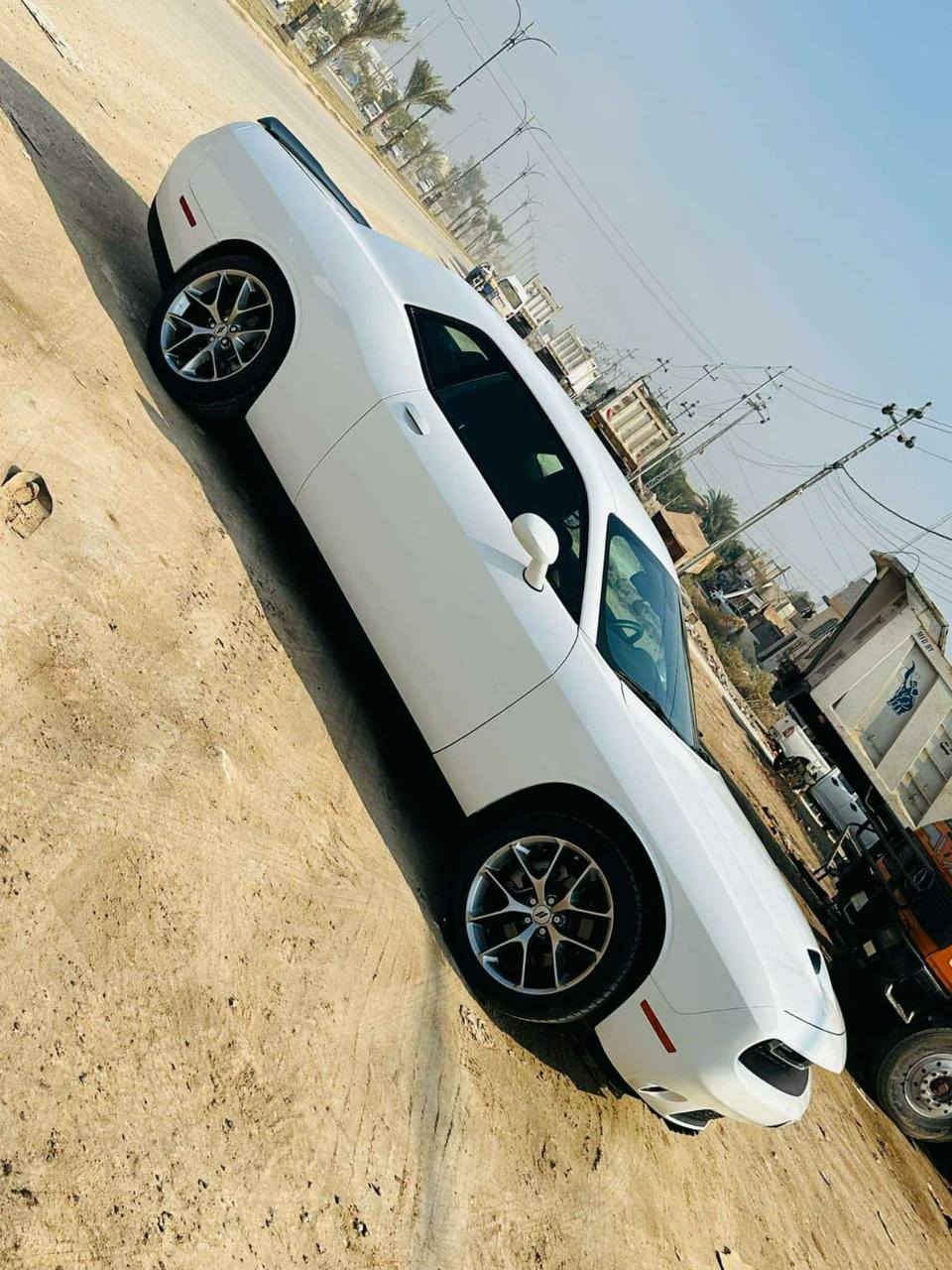 ‏سلام عليكم دوج تشالنجر لون أبيض موديل 23 فئة G T حادثة خلفي صور الحادث داخل المنشور السيارة أين نقص ما بها على وضع الشركة سعرها 175 ورقة أو وبها مجال مكاني كربلاء رقم هاتف *********** جاملغين امامي فقط اكلير من أمريكا السيارة خير من الله كلش نظيفة رقم بغداد انكليزي
