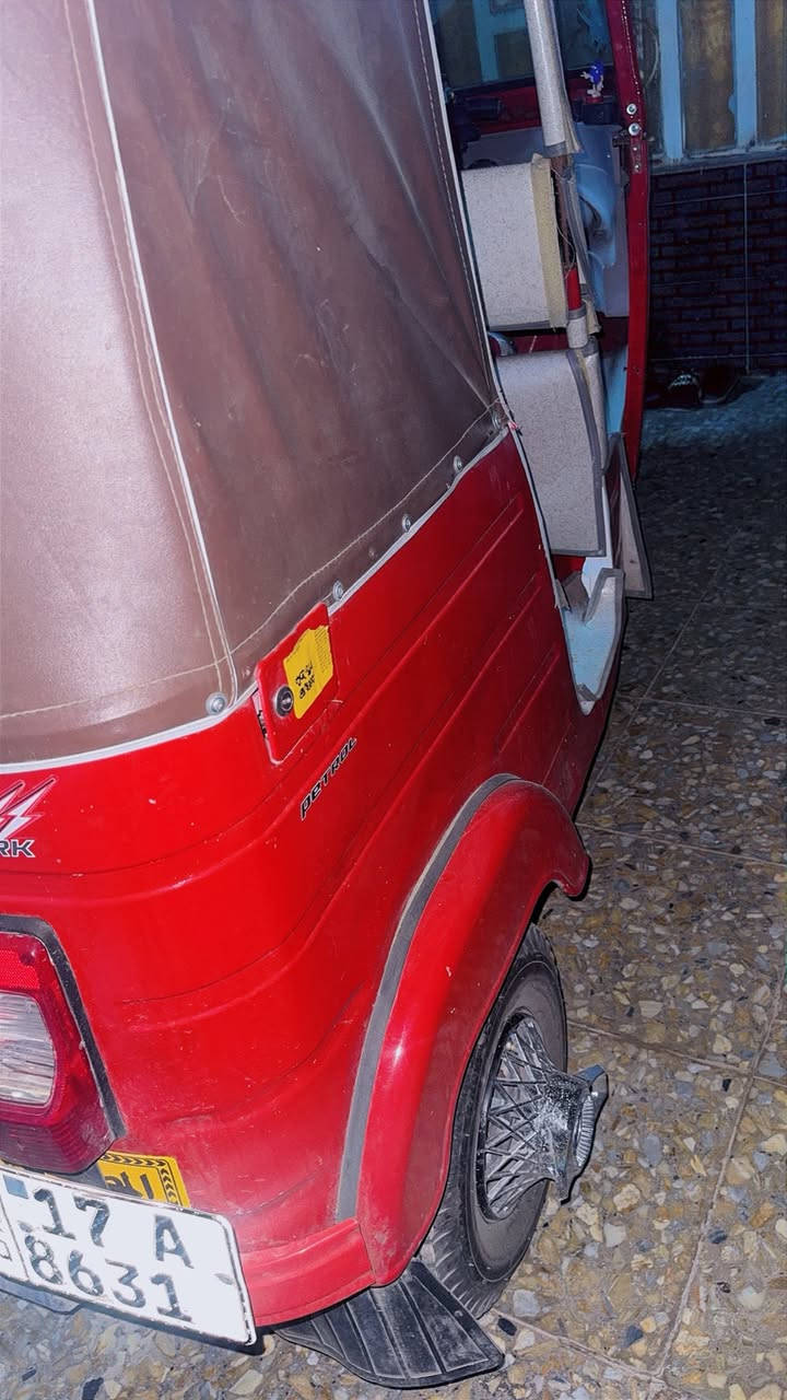 سلام عليكم تكتك 18 داخله ب 19 تكتك معمره صبغ جديد ربع ماتصرف عليه رقم سنويه كامله دوشمه جديده تخم تاير جبلي جديد مكينه خير من الله مكان شعب رقم ***********
