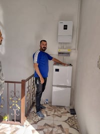 منظومة طاقة شمسية • بطارية بلوكاربون • انفرتر 6 كيلو • الواح لونجي • ط...