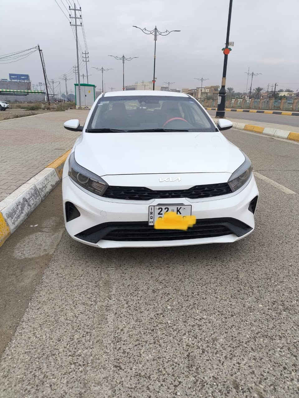 فورتي 22 نص فول رادار امامي ثلاث انظمه  قياده باسمي حادث موضح بالصور المكان بعقوبه التحرير للتواصل *********** السعر 153 ماشيه 110 كيلو متر
