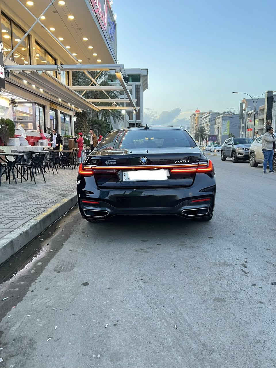 بي ام 740li موديل 2021 فئه اندفجول
وكالة عروش 
كلين كفالة 
فول مواصفات
3 شاشات 
 ايباد 
كشنات تدفئة تبريد
￼￼ بانوراما اضاءة
‏حساسات رادار 
الخروج عن المسار 
مثبت سرعة 
قيادة شبه ذاتية 
ترحيب 
بصمه شاشة ￼ 
المحرك 3.0 لتر توين باور تيربو 
القوة : 375 حصان 
ناقل الحركة: 8 سرعات
نظام الدفع: دفع خلفي 
نظام التعليق: تعليق هوائي(جكات) لراحة فاخرة وثبات عالي 
نظام الصوت : Harman Kardon
ماشية 74 الف KM
الرقم ***********
