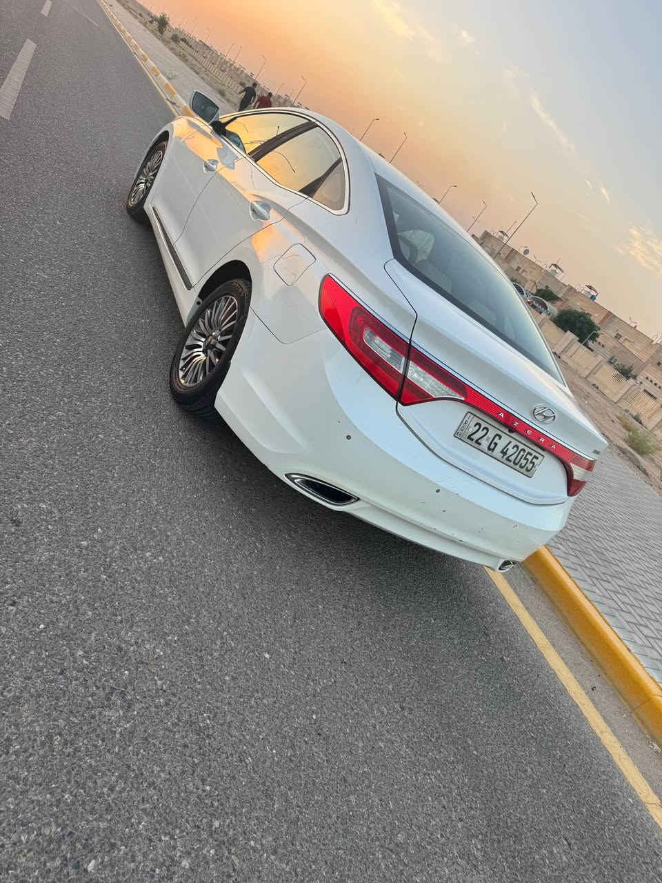 السلام عليكم هونداي أزيرا موديل ٢٠١٥ خليجي كفاله من الصبغ والتبديل ماعدا مكان واحد بارد بالداير الخلفي فقط مكينه ٦ سلندر سياره جاهزه بدون نواقص مكينه كير حداديه تبريد جاهزه رقم أربيل سنويه لغايه ٢٠٣٠ تنتهي تريد تحويل أو وكاله السعر ١٣٠ وبيهه مجال الهاتف 
*********** مامتواجد على الفيس متوفر واتساب واتصال العنوان البصرة أم قصر Singapore
