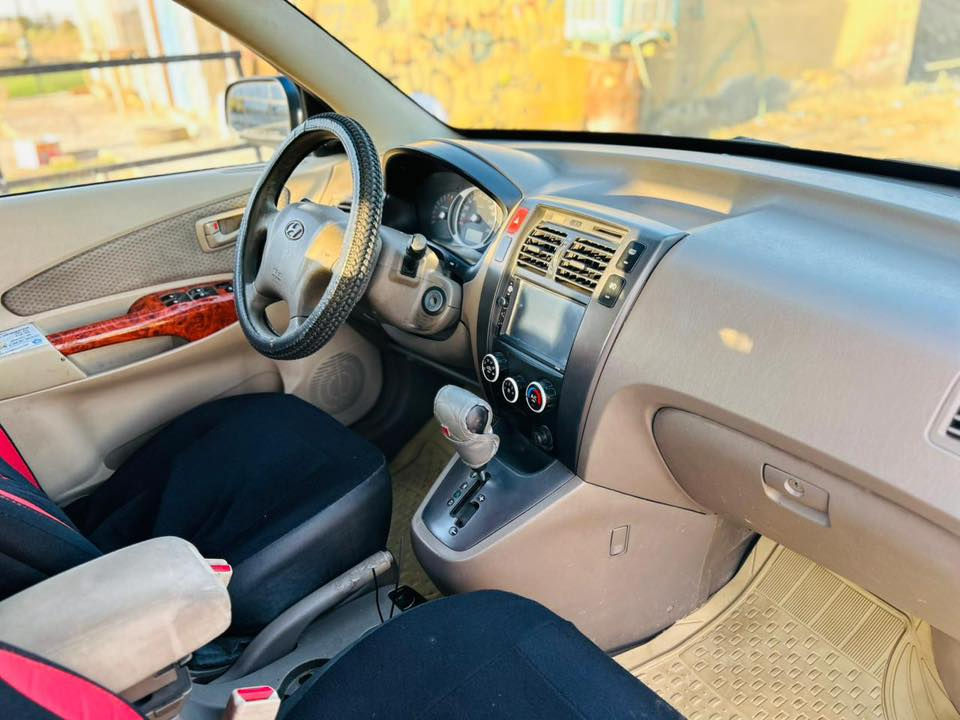 السلام عليكم توسان 2009 خليجي مكينه 2000 سياره كلش نظيفه كير ومكينه مكفوله كفاله عامه ماعدا شبر بدايه البنيد تدفئه تبريد سياره داخل وخارج نظيفه احله من الصور رقم اربيل انكليزي بأسمي مداور مباشر 
مكان السياره بابل
 السعر  ١٢٢ 
للاستفسار الاتصال ***********
