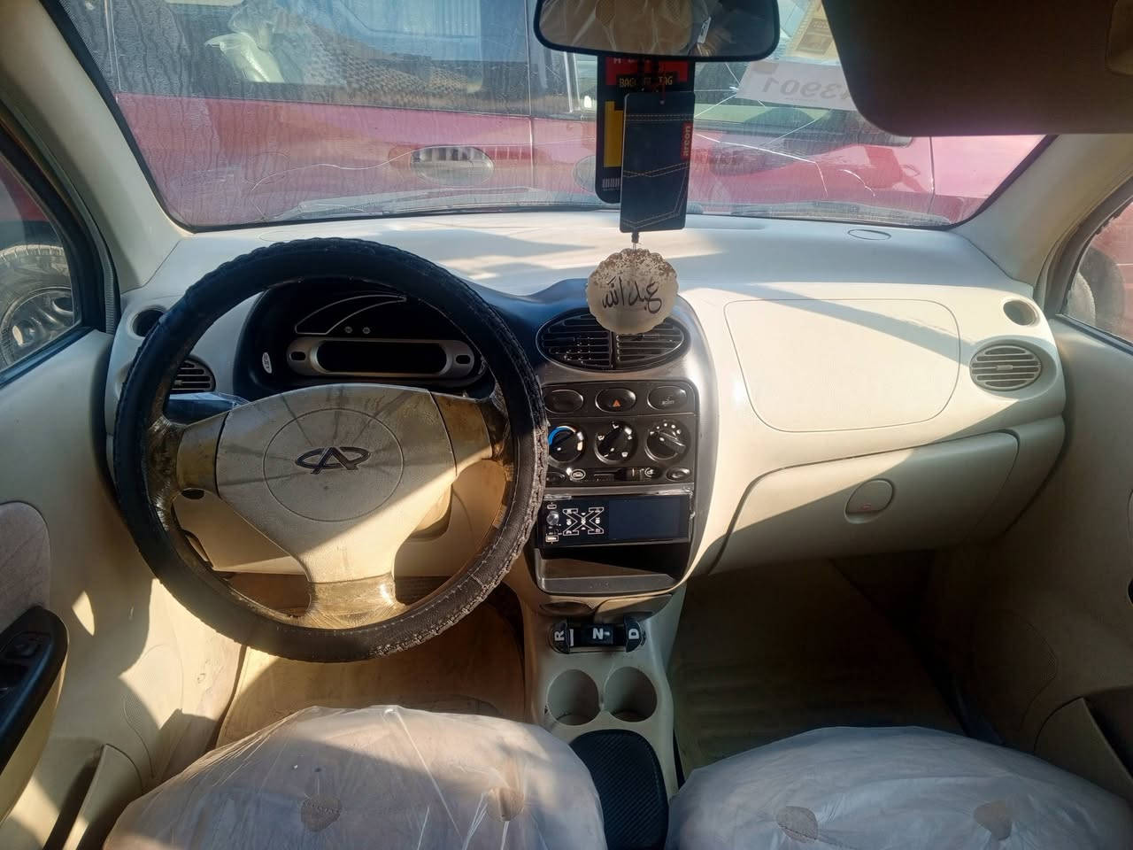 السلام عليكم كيو كيو موديل 2012 سياره جاهزه اوتو رقم بغداد دولي مكان بغداد حي العامل  السعر 34وبيه مجال والشراي يتصل ***********
