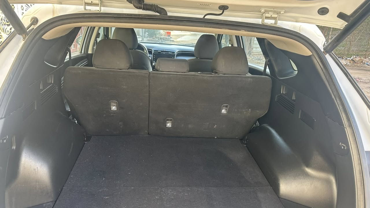 توكسان هايبرد 2023
رقم بغداد دولي 
سعرها 180 ورقه بيع مستعجل محتاج نقد بدون مراوس مكانها النجف الاشرف 
للاستفسار ***********
