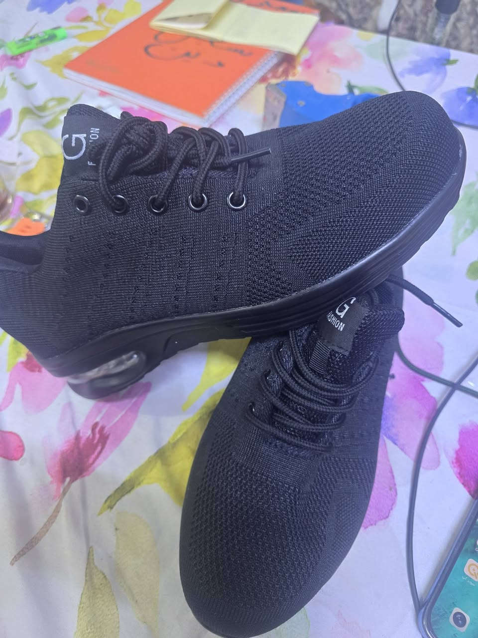 حذاء سيفتي حديد قياس 42 قيم وخذ
***********
