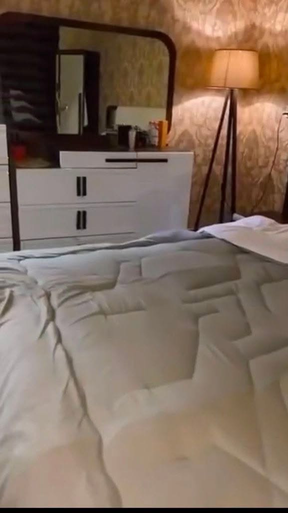 غرفه للبيع ٨قطع ب ٣٥٠ وبيها مجال البلديات للأستفسار خاص


**إذا كنت صاحب هذا الإعلان وتريد حذفه لأي سبب، رجاءا أرسل رسالة إلى الدعم الفني**