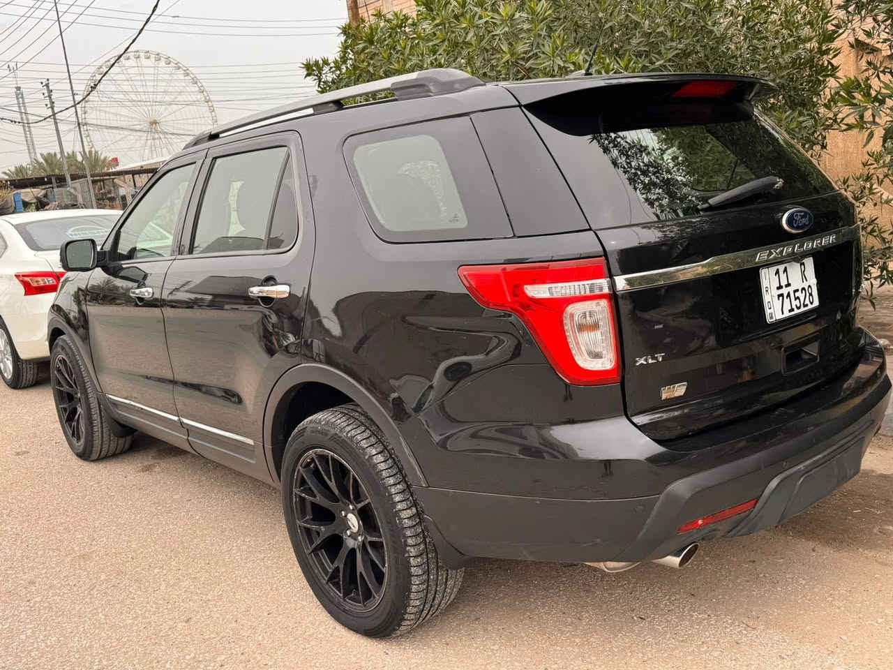 السلام عليكم فورت اكسبلور موديل 2013 بدون حادث سرقه جاملغ وبنيد يعني كفاله من لحادث والايرباك سياره xlt  سبعه راكب سعر 125 عنواني كربلاء 
***********
