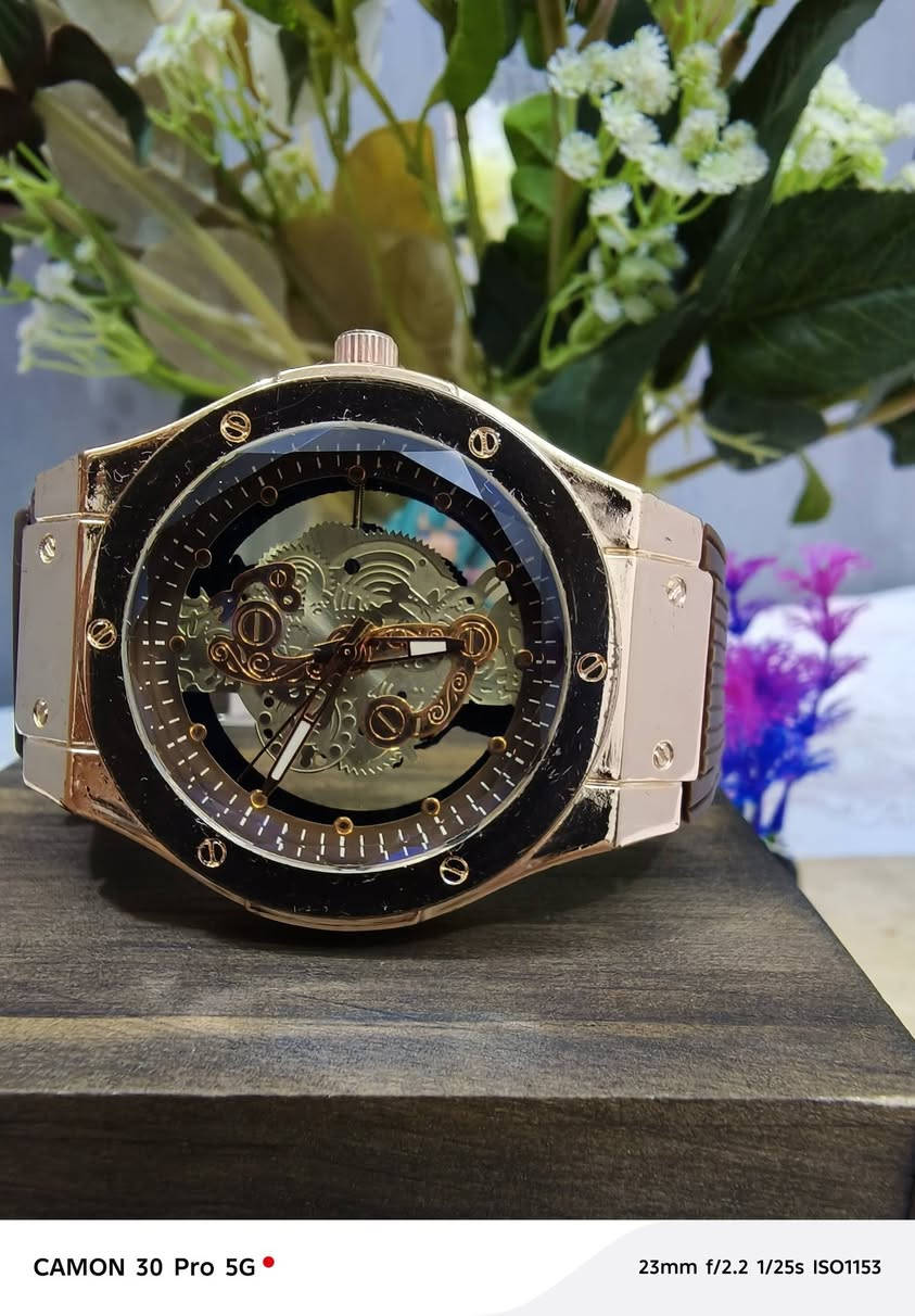 ساعة كوبي ماستر مكينة ضاهرية السعر 10  ***********
