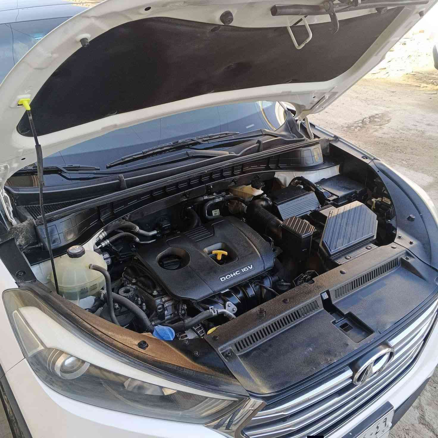 توسان 2018 خليجي  سياره فول مواصفات عدا بصمة
سياره بيها سونار وملاحظه ناشر صورتها 
سياره ماشيها 214 
السعر 170 قفل بدون نقاش 

***********
