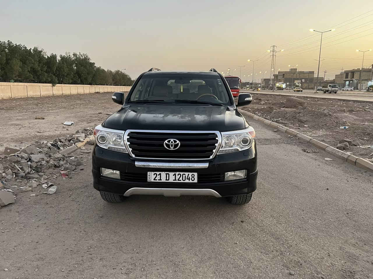 لاندكروز جكساره 2011 كفاله
بيهه جراد بل بنيد وقسم من لقماره
***********
