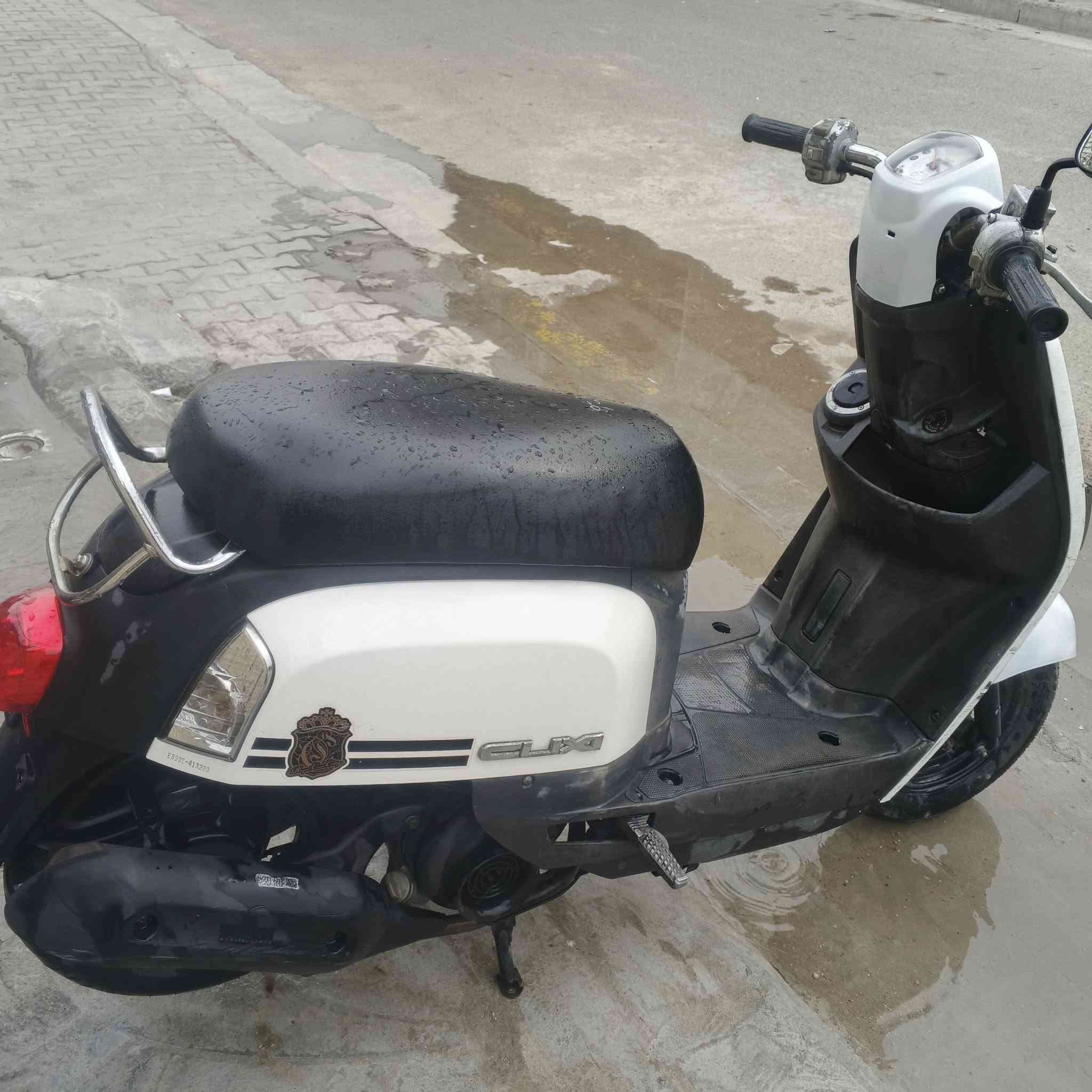 السلم عليكم دراجه بوليس صاله شهر نازله رنبه برغي ما مفتوح بيه الدراجه كفاله عامه الموقع المحموديه وسعر خاص ***********
