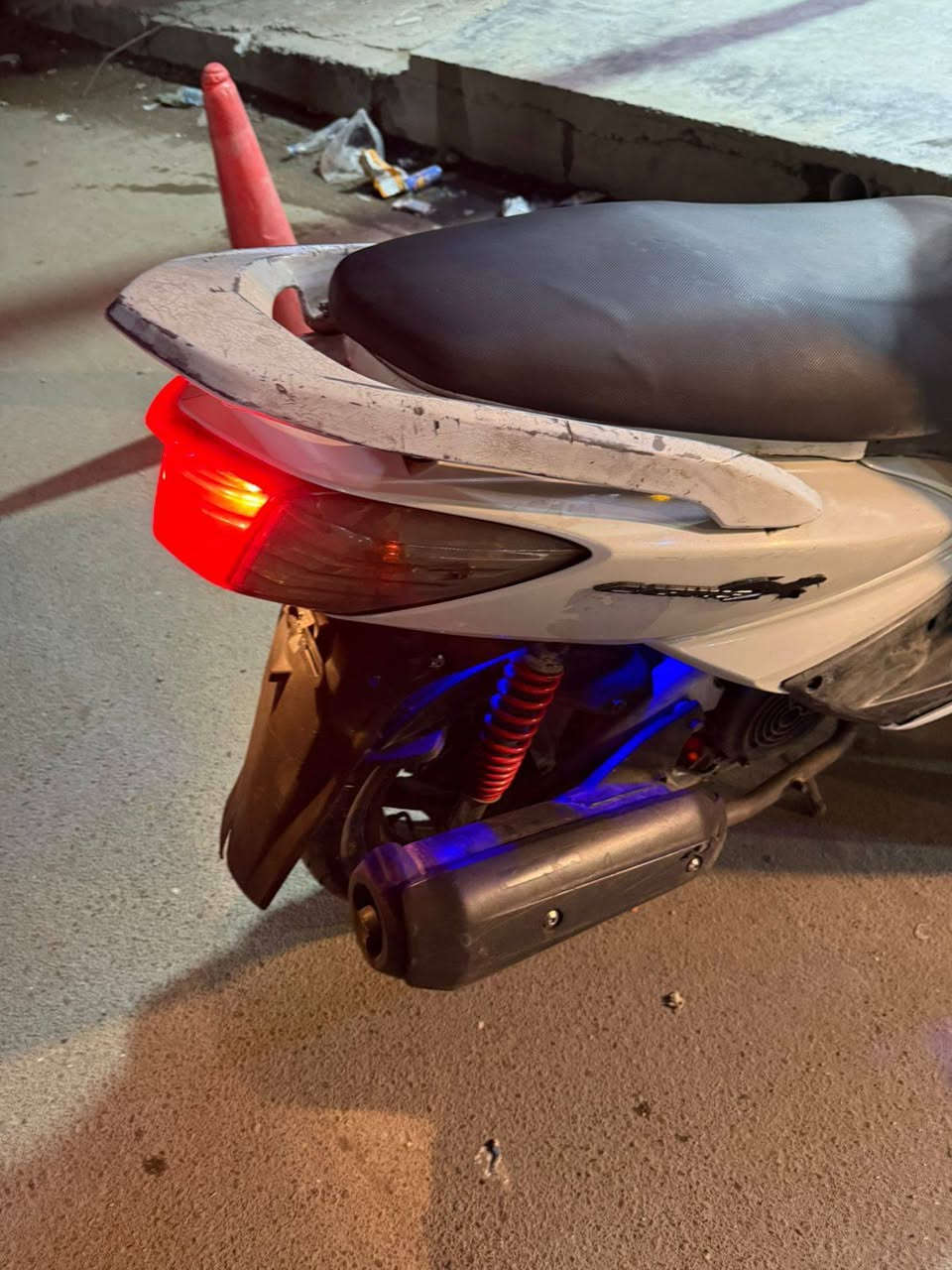 اسلام عليكم يوجد دراجة سكنس للبيع نضيفه جدا العنوان الوشاش شارع العريض مقابل أسواق رعد الحسناوي رقم الهاتف ***********
