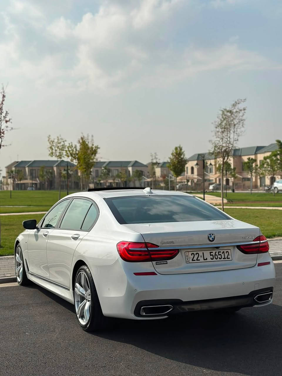 BMW 740Li 2016
خليجي وكالة العروش
بدي وكير ومكينة وكهربائيات مكفول
 

المواصفات فوول مواصفات الخليجي 
بدي كت M بلااد M خارج مع داخل مع ويل 
بانوراما 
داتا شو 
بصمتين بصمة شاشة + بصمة عادية 
مقاعد امامية تدفئة تبريد 
نظام عطر نوعين 
شاشات خلفية 
ايباد خلفي 
شحن واير ليس
5 بردات 
ليد ترحيب اسفل جوانب السيارة 
بعد مواصفات كثيرة موجودة مثل صندوق كهرباء ورادار خلفي وليد جانبي خلفي  و5 كامرات تدفئة مقاعد خلفي حساساات خلفية
5 بصمات خزن ميموري مقاعد ريمونت خلفي  ....االخ
ممشى السيارة 225 الف كيلو ولييس ميل 
بيع او مراوس حسب القناعه
سعر السيارة 26.500 الف$ ( 265 ) بيها مجال بسيط 
4 قطع صبغ بدووون دوااخل بدووون ايرباك 
للتواصل ***********

