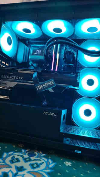 تحية طيبه كيس مستخدم قليل جداً بعده جديد لوك
موصفات الكيس:

 CPU: i7-14700F (5.40GHz) 20C/28T

 GPU: RTX 4070 TI SUPER MSI VENTUS X3 OC 16GB 

MB: MSI PRO Z790 - S WIFI DDR5 

RAM:G.Skill Trident Z5 Neo RGB Series DDR5 32GB  6000MT/s 

  M.2:LEXAR 1TB NVME GEN4

POWER : SEGOTEP GN850W PCIe5.0 GOLD BLACK 

 COOLER: WATER COOLER GAMDIAS CHIONE E4-360 360MM C/ DISPLAY DIGITAL ARGB PRETO

CASE: Antec CX300 ARGB Black

Windows 11 Pro Original Key

السعر  2,300,000   
 وتحياتي للجميع 🌹
مكاني ناصرية رقمي ***********
