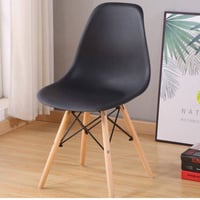 كرسي بلاستيك • كرسي خشبي • كرسي رجال