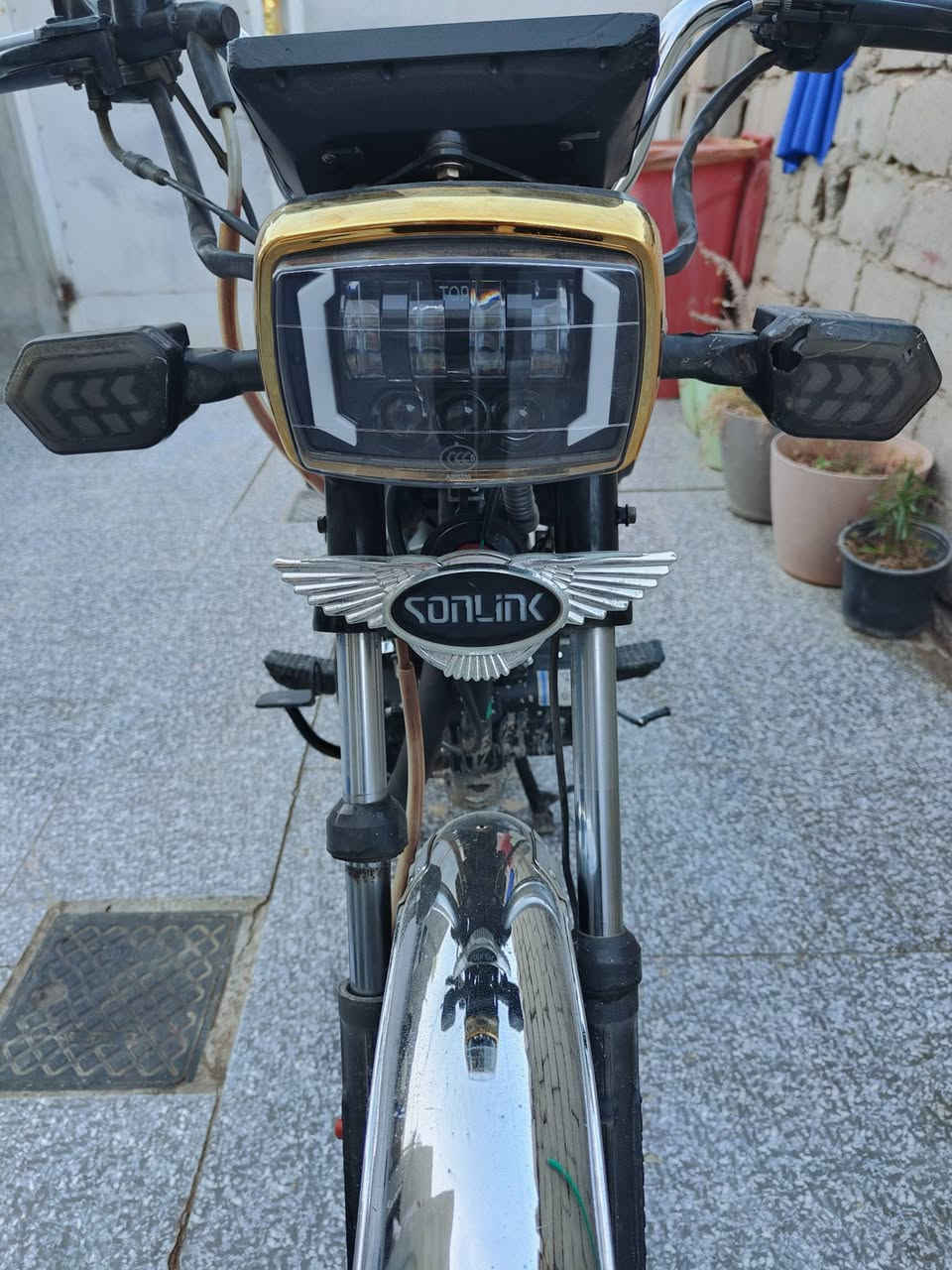 سيفان 25 مكينه 200 اوراق كامله للبيع بسعر مناسب مكاني بابل الحمزه الغربي واذا عدك مراوس عادي اتصل وتدلل
***********
***********
