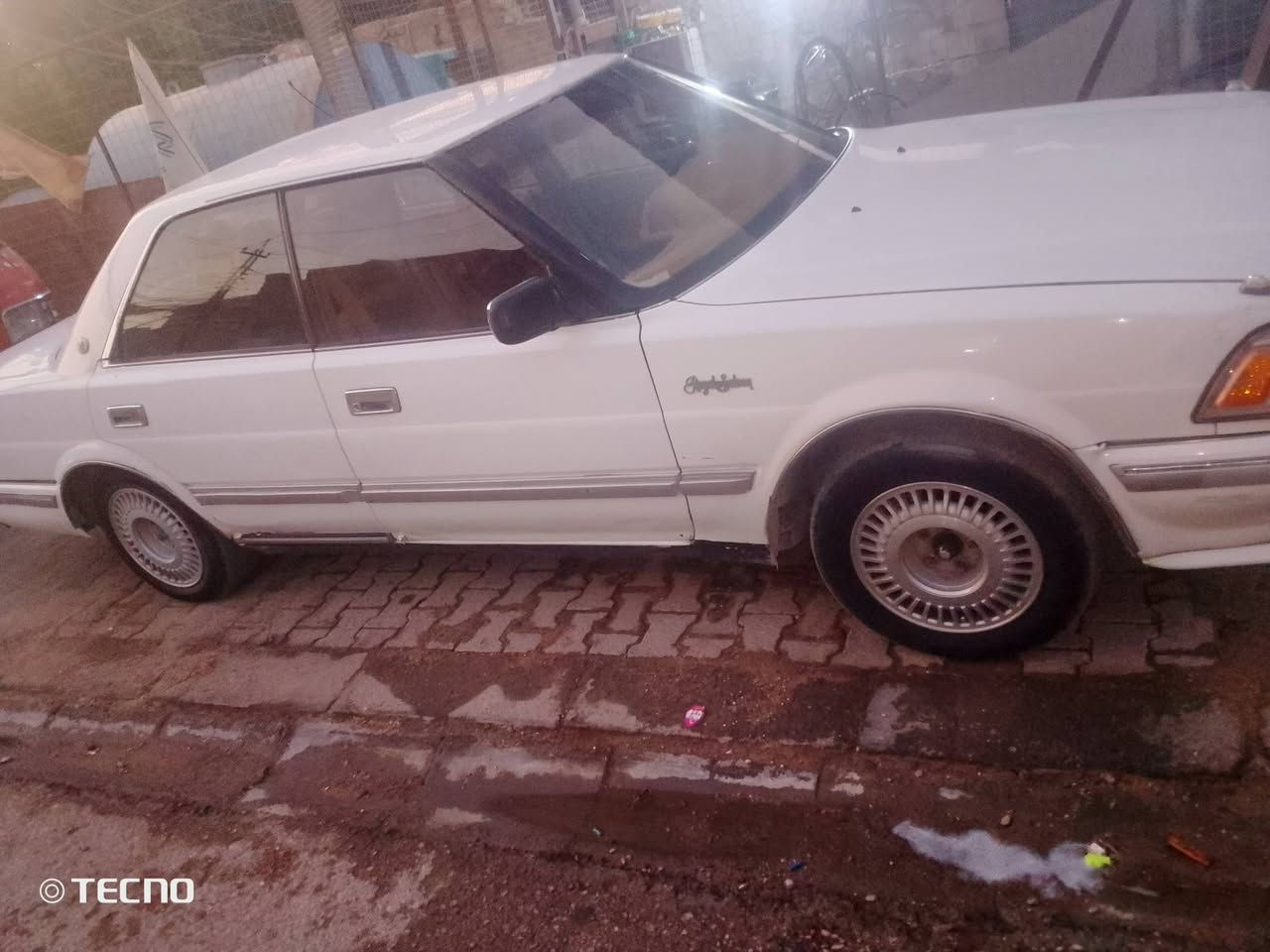 • نوع السيارة: هارتوف (Hardtop).
• الموديل: 1989.
• اللون: أبيض ملكي.
• المحرك: ونجي (المرغوب)، كير ومكينة مكفولات وبحالة ممتازة.
• الرقم: نجف دولي، السنوية باسمي (تحويل ثاني يوم مباشر).
• حالة البدي: السيارة مكفولة من "الگصة" والضربة القوية، بيها فقط تلقيطات صبغ بسيطة للجمالية.
• العنوان: النجف الأشرف.
ملاحظة: السيارة "خير من الله" وجاهزة من كلشي، والي يدور نظيف ومحرك قوي لا تفوته.
السعر: 35 ورقة  وبيها مجال بسيط للشراي المعتني.
للاستفسار:
يرجى المراسلة على الخاص أو الاتصال على الرقم:
📞 ***********
