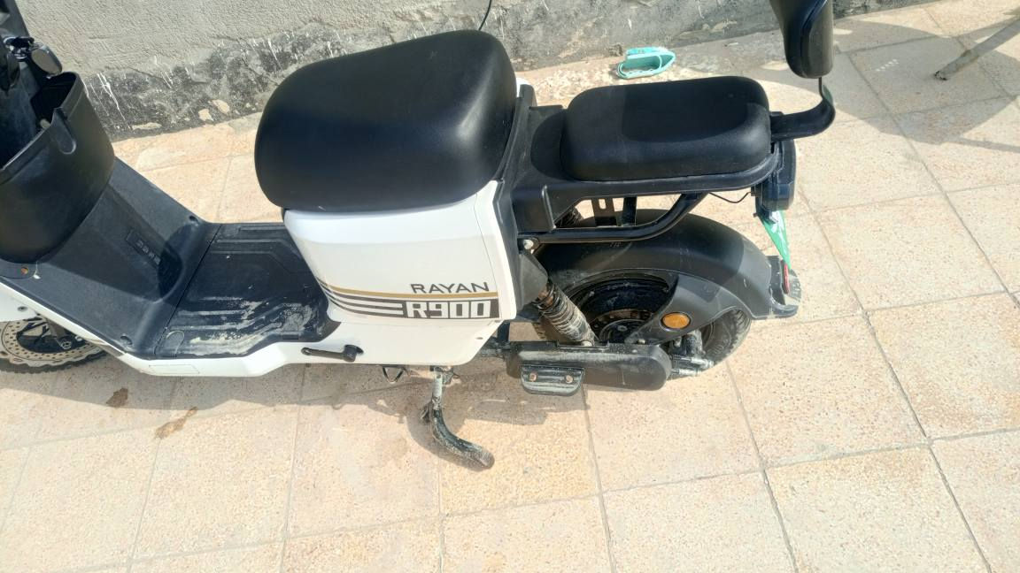 دراجه شحن R900 سعر 500بيها مجال البصره كرمت علي *********** البصرة, العراق
