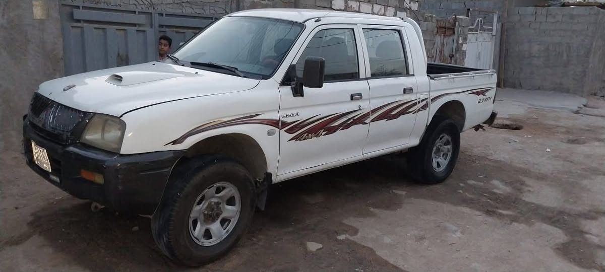 سيارة بيكب مسيوبشي كاز كير ومكينة جدد موديل 2005السعر 60بيه مجال رقم بسمي الاتصال على صاحب السيارة ***********
