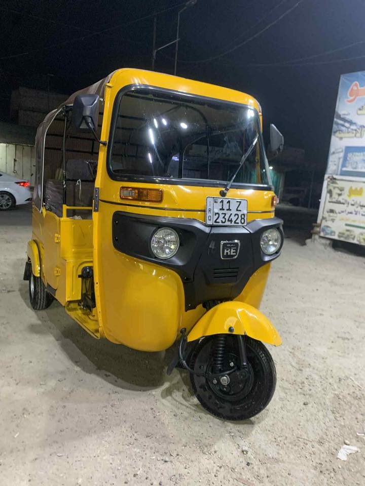 سلام عليكم تكتك 22 
نضيفة فقط محلاضة بيه جوه لبك لايت
محرك كله كفول 
سعر ٩ و٣٠٠ 
***********
