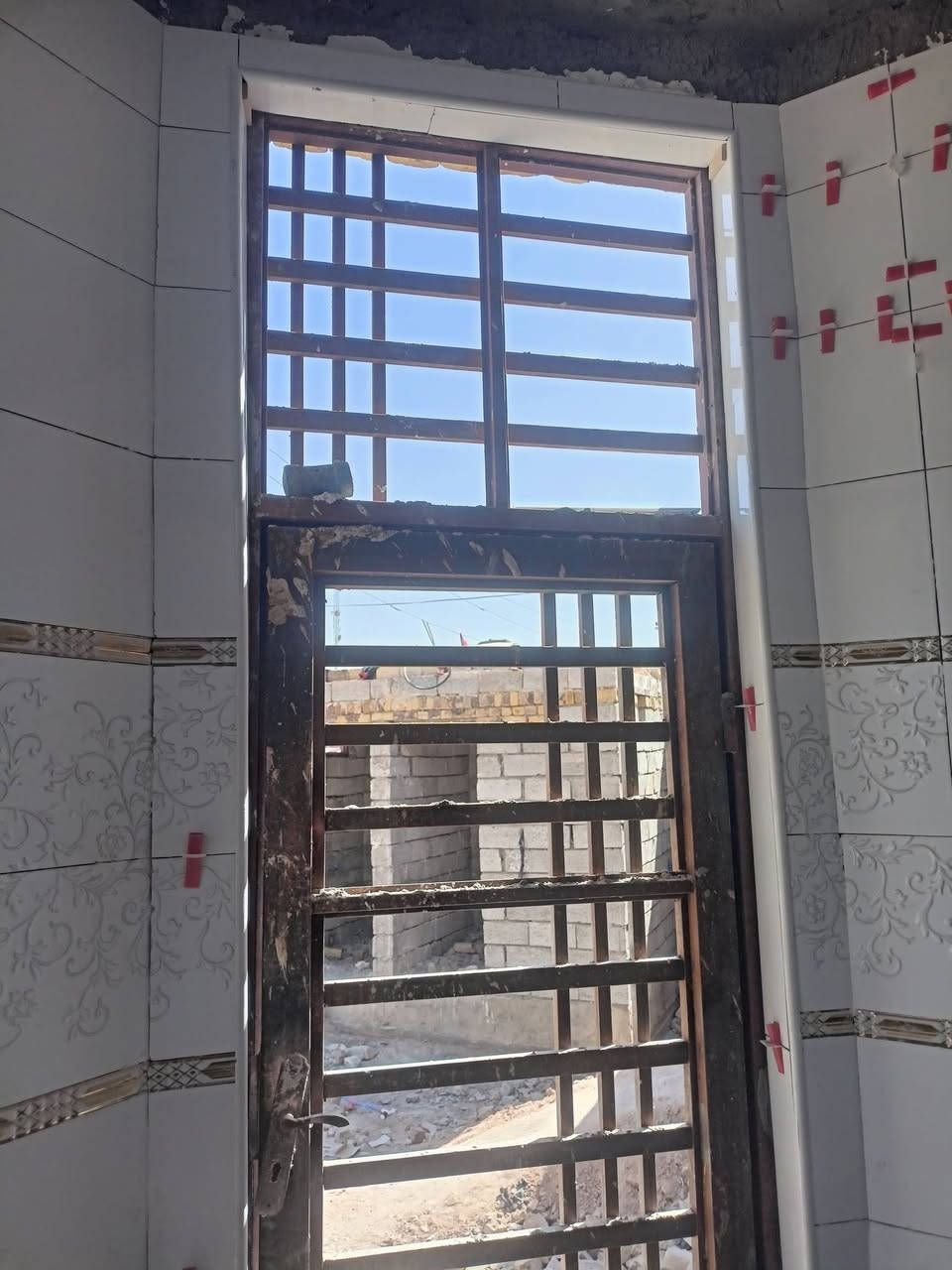 سلام عليكم خلفه سيراميك متفرغ حالياً
***********
