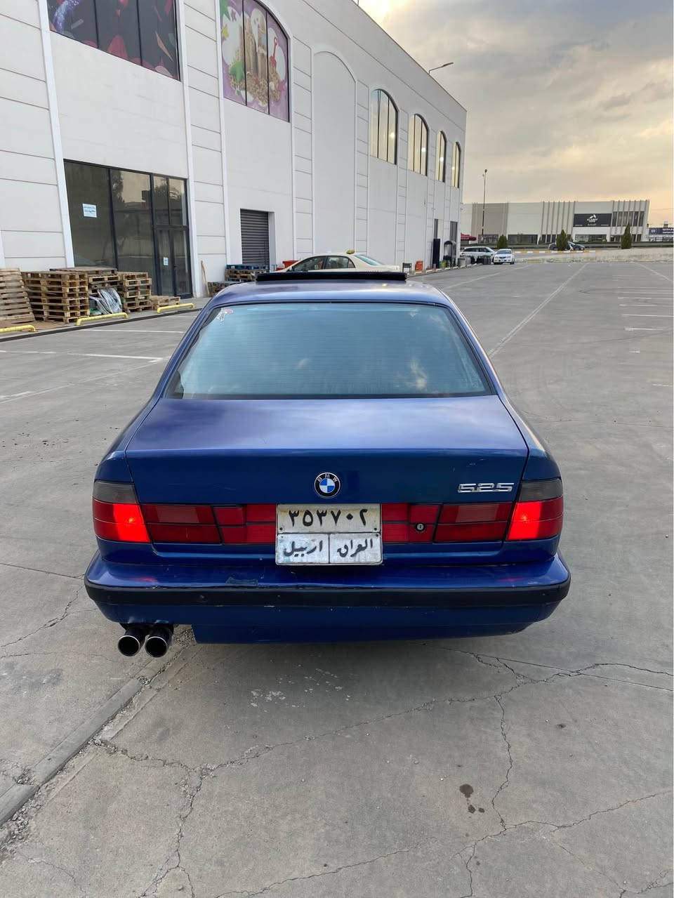 BMW e34
موديل 1991
اوليات اوليات
سبوخ عام لةسةر ساغة 
مكينة 525 گير عادى ✈️
سلايت
تبريد سارد و گةرم مزبوت
دبل ارباگ
لايت فانوس القة
تاخم تايةو ولى M لوك
2 جام كارةباىيى
گير و مكينةو برانةوةو وةرگةران بةشةرت
نرخى 33 وةرةقةو مجاليكى كةم
*********** أربيل, العراق
