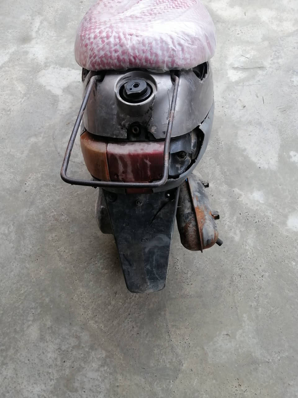 ماطور بوتين للبيع شاصي شرط مكينه معمره جديد تحريكه ومعدل نار كهربائيات يحتاج ربط والباقي كدام العين سعر 125 وبي مجال مكاني موصل جانب الايمن ***********
