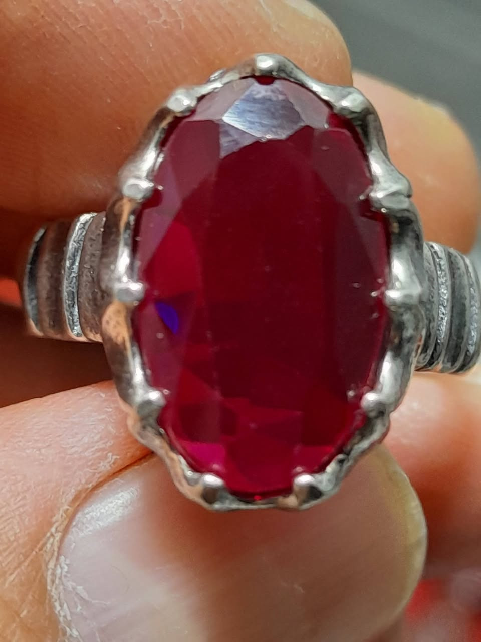 #ياالله
السلام عليكم ورحمة الله وبركاته 
نقدم لكم كل ماهو جديد ومميز 
متابعينا الكرام نقدم لكم خاتم فضه عيار 925 بحجر ( ياقوت  قديم ) صياغة  وجميلة بسعر (70) الف والتوصيل (  5 )   اقوى عرض تحطيم الاسعار  للحجز والاستفسار مراسلة الصفحه او الاتصال على الرقم يوجد واتساب ‎0774 784 6745 يوجد توصيل الى كافة محافظات العراق 🇮🇶 🇮🇶
