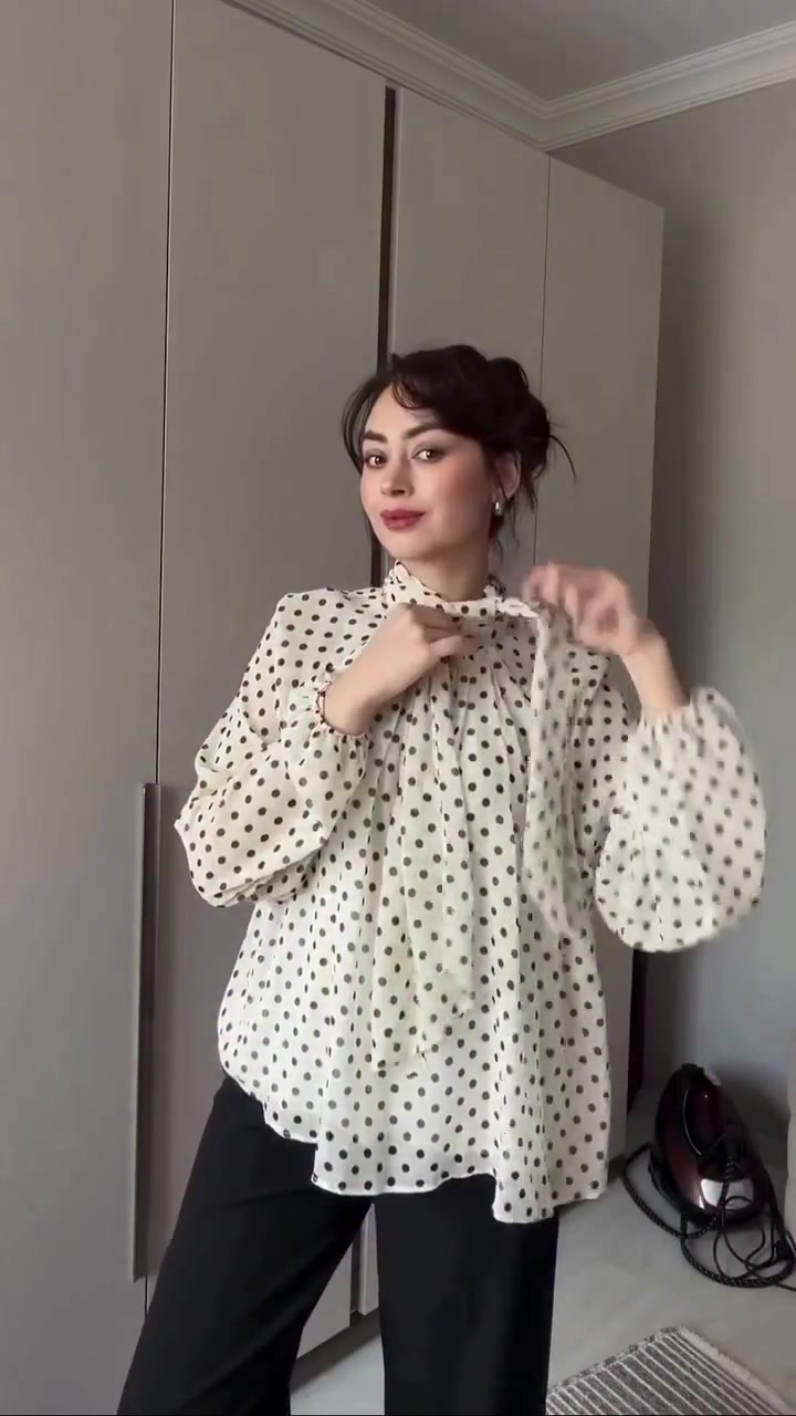 ركزو على جمال القميص✨
طول يغطي الورك يلبس ع بنطرون او تنورة✨


**إذا كنت صاحب هذا الإعلان وتريد حذفه لأي سبب، رجاءا أرسل رسالة إلى الدعم الفني**