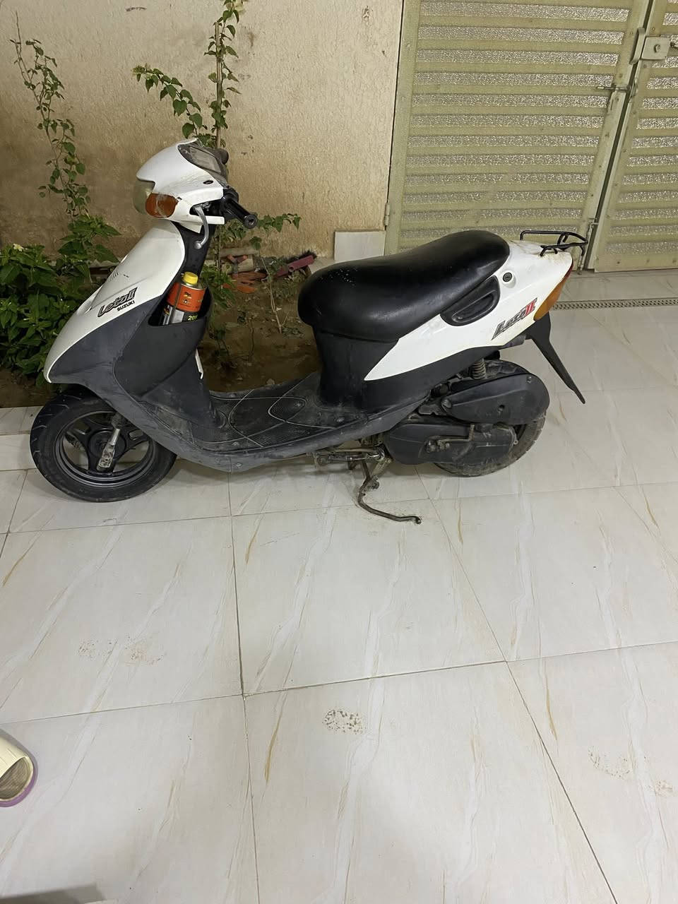 سوزوكي رياضي للبيع مكينه بيها صوت بوربرين عوزها شرك نظيفة كلشي السعر 250 للاستفسار الاتصال 
*********** 
ميسان حي الجامعة
