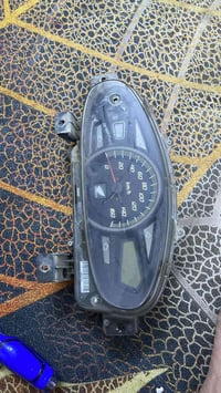 قطع غيار سيارات • للبيع