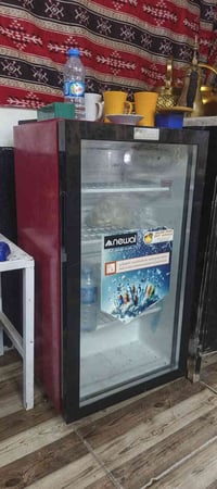 ثلاجه للبيع 4 اشهر مشتغل سعره125 07719455927