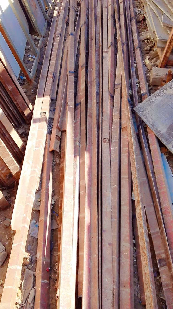 سلام عليكم زوايا للبيع الطول (5/80)و(3/80)يوجد 1000 متر الحجم إنجين خمسه ملم المكان بغداد للأستفسار ***********
