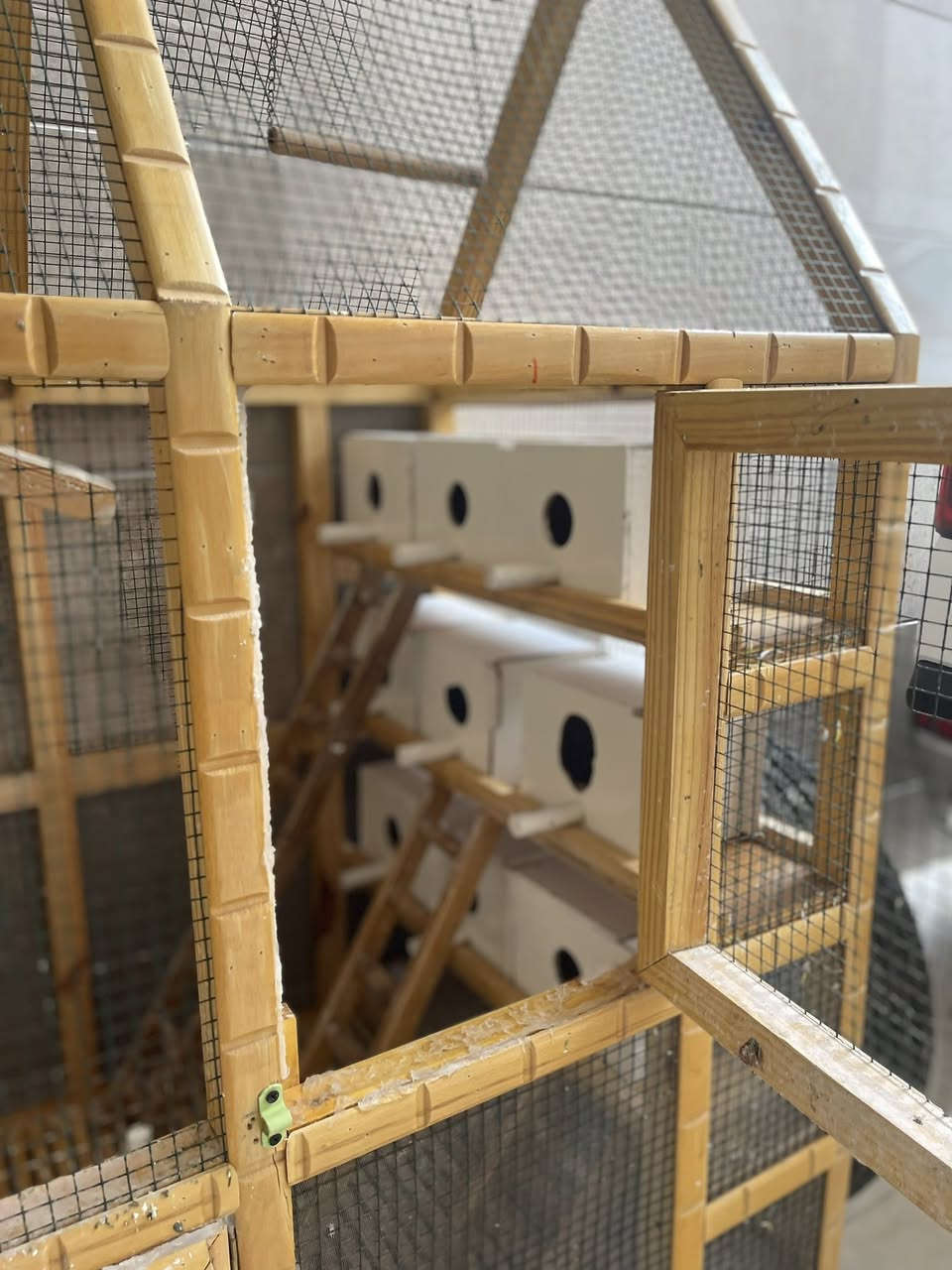 لبيع قفص طيور حب يرهم كلشي جبير كلش مسوي تفصال من نجار مستعمل شهر فقط جديده كلش
مكاني بصرة حي المهندسين 
***********
