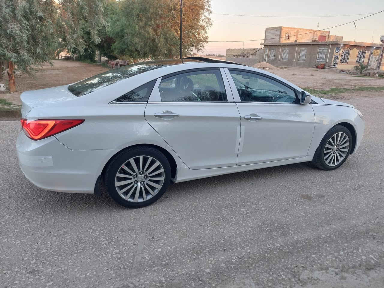 #ســــــــوناتا
خليجي VIP 1/1 كــــويتي
موديل 2013
رقم اربيل  دولي بسمنا 
كفاااااله عاااامه عدا شبر بالباب الامامي فقط 
السياره جديده جدًا واحلى من الصور 
بانوراما
بصمه
كشنات جلد 
كشنات كهرباء
كشنات تدفئه تبريد  
غرفه مااااروني
مري شفط
تبريد قطعتين 
ماشيه 140حقيقي
ويل 18
حساسات خلفيه
مكينه 2.4 
مكينه كير حداديه تخم تاير مكفولات 
السياره جديده جداً واحلى من الصور 
للبيع والمراوس حسب القناعه 
للاستفسار
***********
***********
