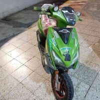 دراجه للبيع شغاله السعر 300 وبيها مجال التواصل على رقم 07814990195