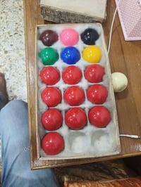 للبيع طقم طوبات سنوكر بلجيكي أصلي أثري، عمره أكثر من 50 سنة.  ملاحظة: ...