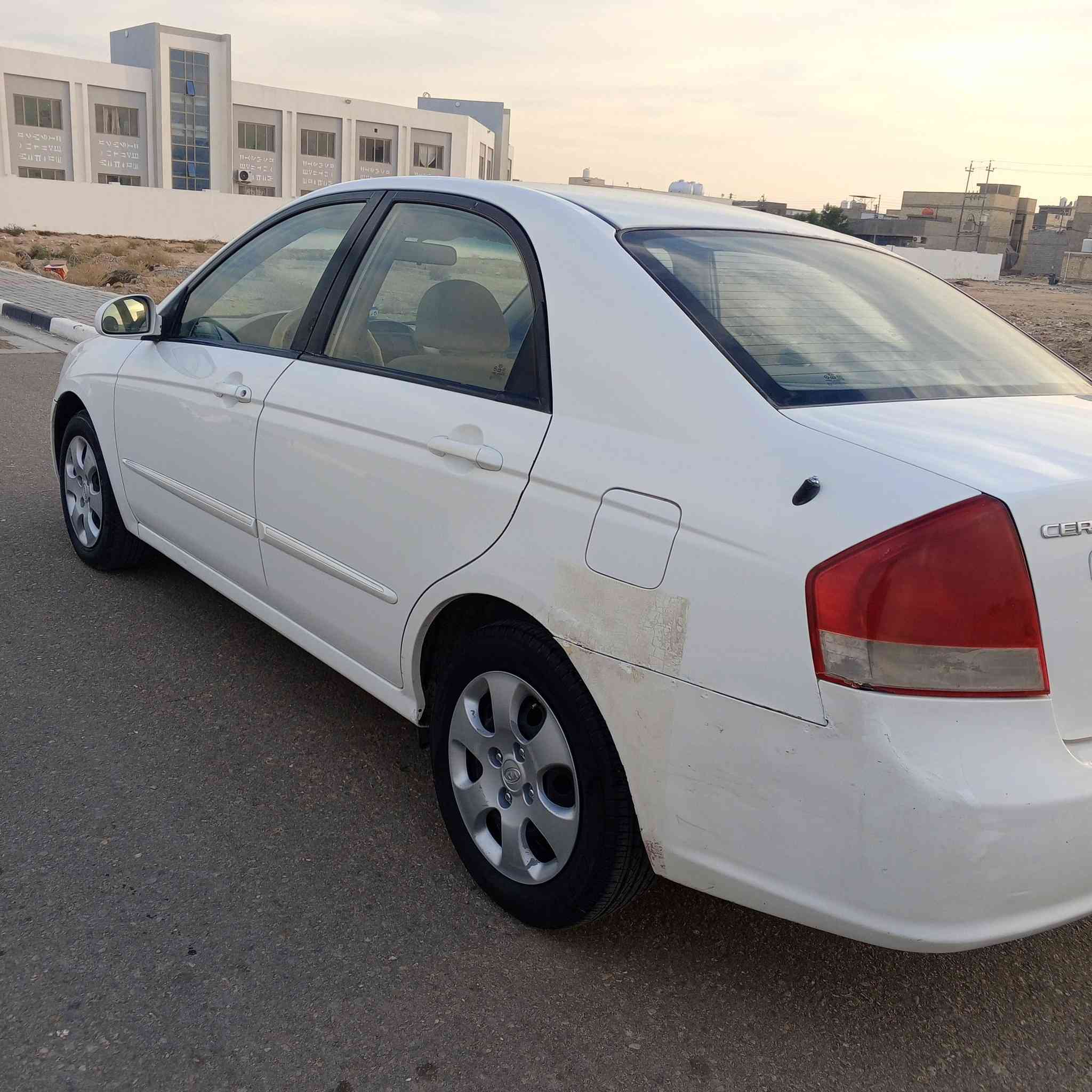 سيراتو 2008خليجي
 مكفوله من الضربه والصبغ وتبديل
رقم كربلاء دولي بسمي سنويه لل 29 
محرك 1600 مكفول تبريد تدفئه شغلات
سعرها 95 مكاني كربلاء 
الاتصال ***********
