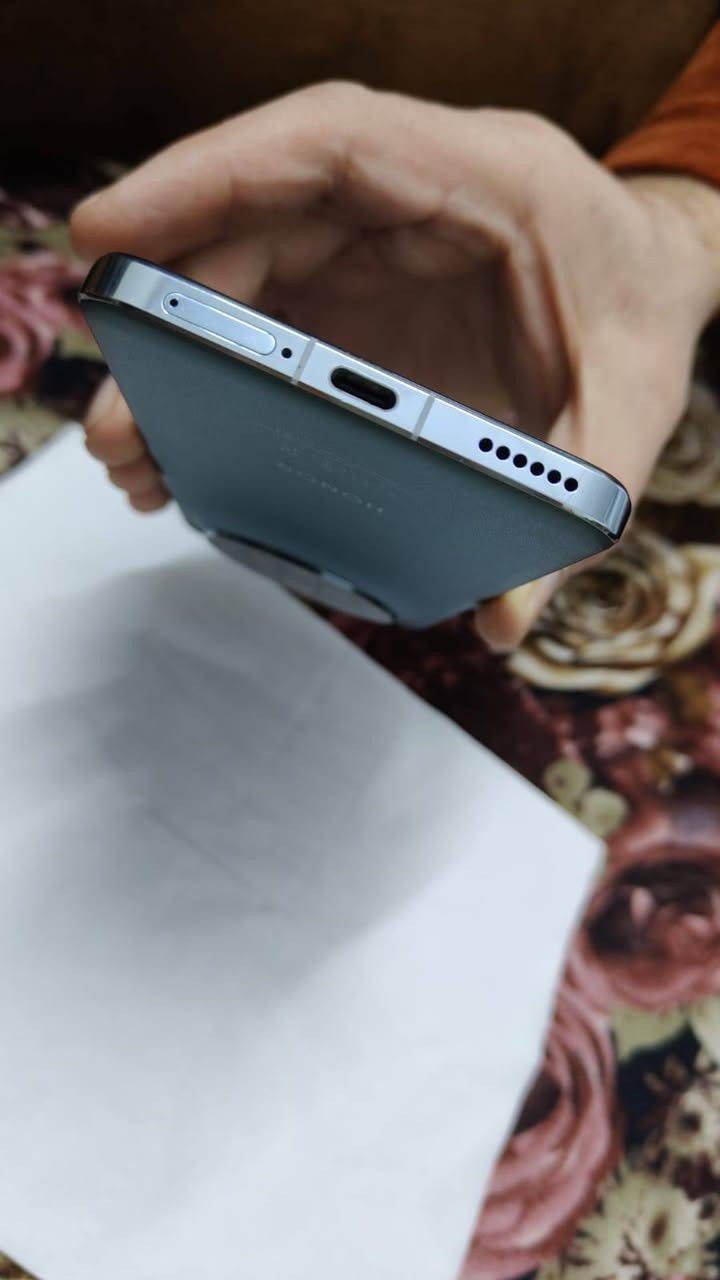 السلام عليكم ورحمة الله وبركاتة
📱 جهاز  هونر ماجك 5 برو 
الجهاز للبيع او للمراوس اش عندك نزل  .
نسخة رسميه عالمية 

معالج  : سناب دراگون 8 جين 2
شاشة راقية LTPO
البطارية 5100  مع شحن سريع 66 واط .. 
ذاكرة 512  /  عشوائية 12  .. 
 الجهاز فلاكشب وغني عن التعريف  ، الجهاز نظيف جداً  مكفول كفاله عامه نضافه 100٪ من اي خلل او عطل ..

سعر الجهاز : 550 وبي مجالل والشراي يدلل   
 متواجد عالخاص وبخدمتكم   ..
*********** 
مكاني كركوك 
ملاحظة رجاءا ماعجبك السعر اعبر وكلشي اتلكي
