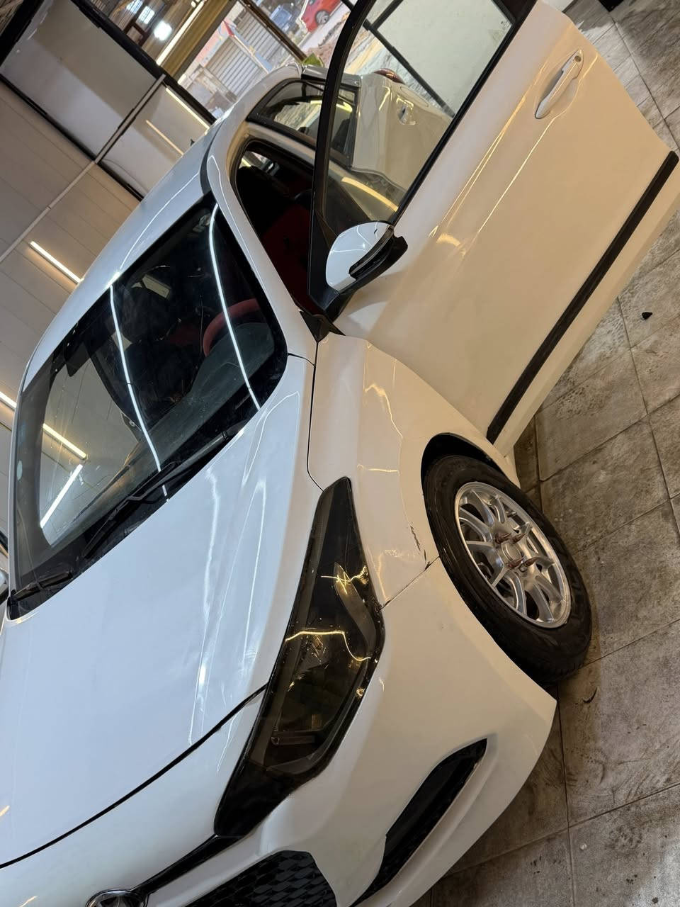 السلام عليكم 
هونداي اكسنت هاج باك
وارد خليجي
موديل 17
رقم بغداد تحويل مباشر
مكينه كير خير من لله
حداديه تخم تاير
تبريد ثلج
سياره نضيفه ومتذب عليه ربع اقتصاديه 
داخله نضيف
بيه صبغ ثلاث قطع رش اثر شخوط فقط
السعر84 وبيه مجال  او مراوس ترهم قسط بس كون مقدمه زينه
مكاني بابل ***********
