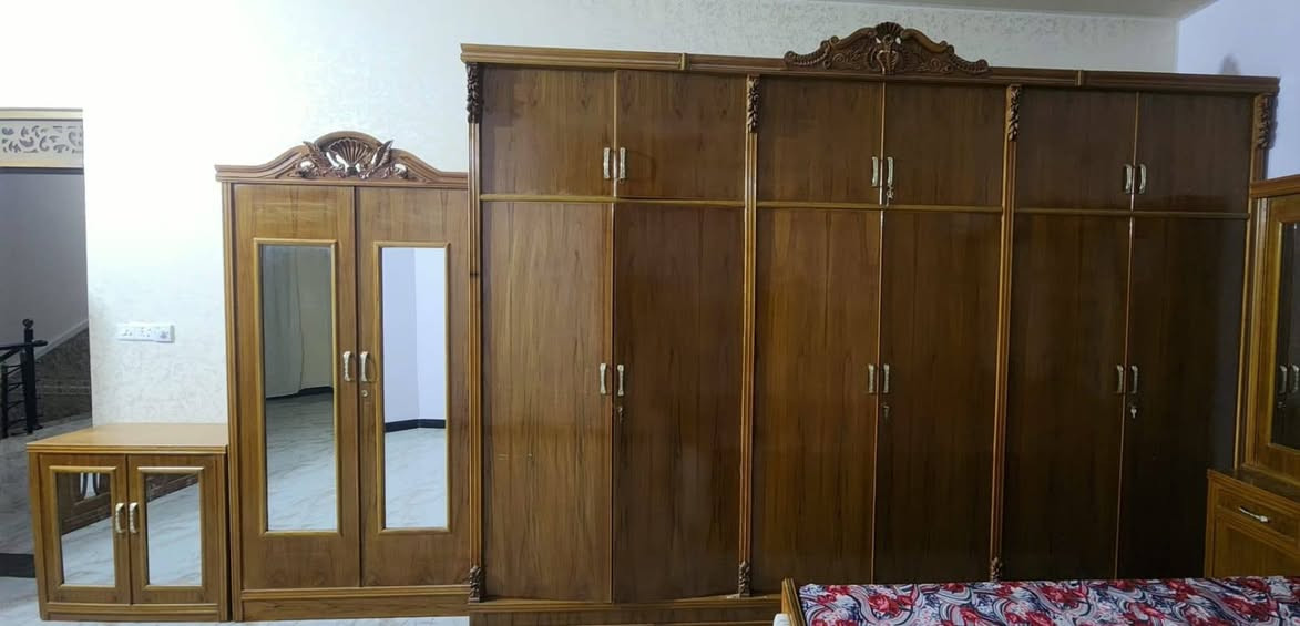 السلام عليكم ورحمه الله وبركاته
غرفه نوم صاج احطاطه 5 قطع كلش نضيفه
الكنتور 6 ابواب ملحق
الجربايه مع الكومديات
مع زاويه ملابس
جزامه احذيه
السعر مليون ونص قفل
للعلم اني مسويها ب 3 ملايين
لتواصل رقم الهاتف
*********** ابو علي
مكان الغرفه الخالديه ابو فليس
