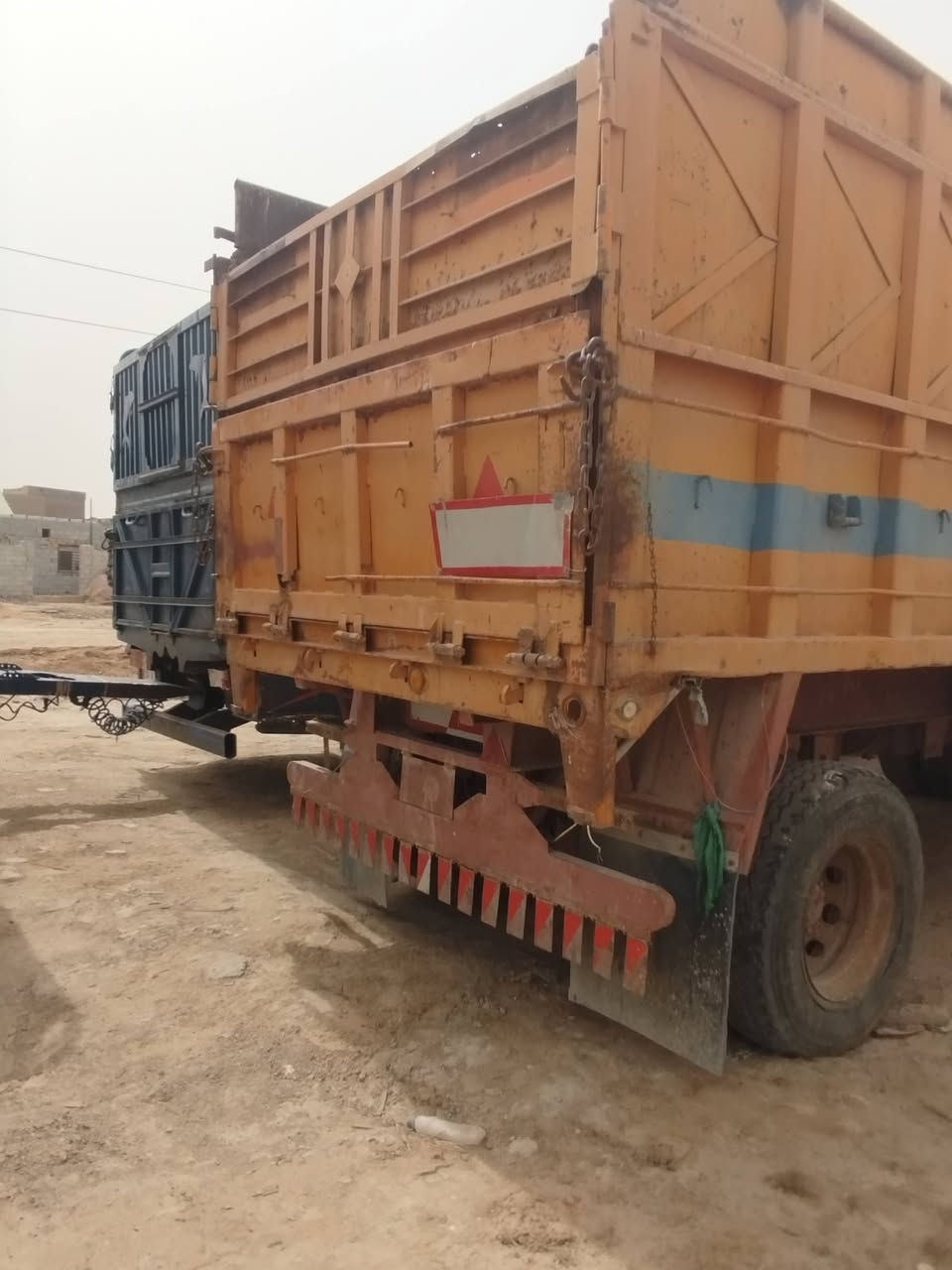 مقطوره للبيع طول سبعه صينيه ميه وعشره ارتفاع 195مكان الديوانية للاستفسار ***********
***********
