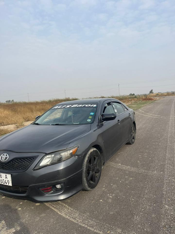 كامري 2007 
محدث 2011 داخل وخارج 
حادثها بالجنطة ومليوحات شويه من الشواصي الخلفية ومصبوغة عام للجمالية

رقم بابل هزه ما ساقطة
كامرا دوارة
تحكم جهتين
شاشة
فتحة سقف
تبريد تدفئة حدادية كير محرك خير من الله 
منطومة زنون 

سعرها 87 وبيها مجال 
مكاني كربلاء 
***********
***********
