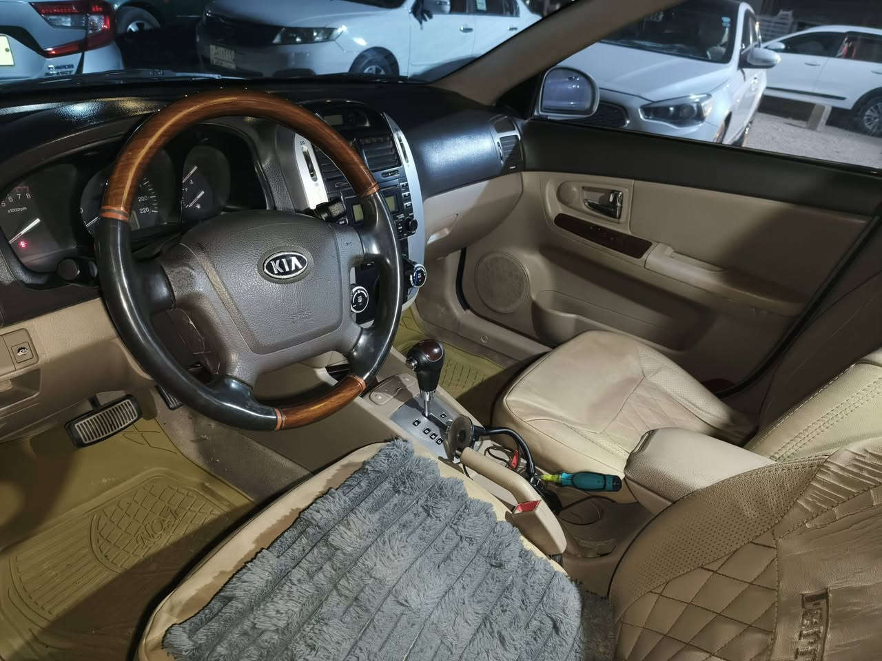 السلام عليكم كيا سيراتو 2008 محرك 1600خليجي محرك كير صدر باتري تايرات كله جديد بيه جاملغات خلفيه اني صبغتهن اثر جراد السياره بلاديه مابيه اي حادث السعر ٨٥ وبيه مجال وترهم مراوس


**إذا كنت صاحب هذا الإعلان وتريد حذفه لأي سبب، رجاءا أرسل رسالة إلى الدعم الفني**